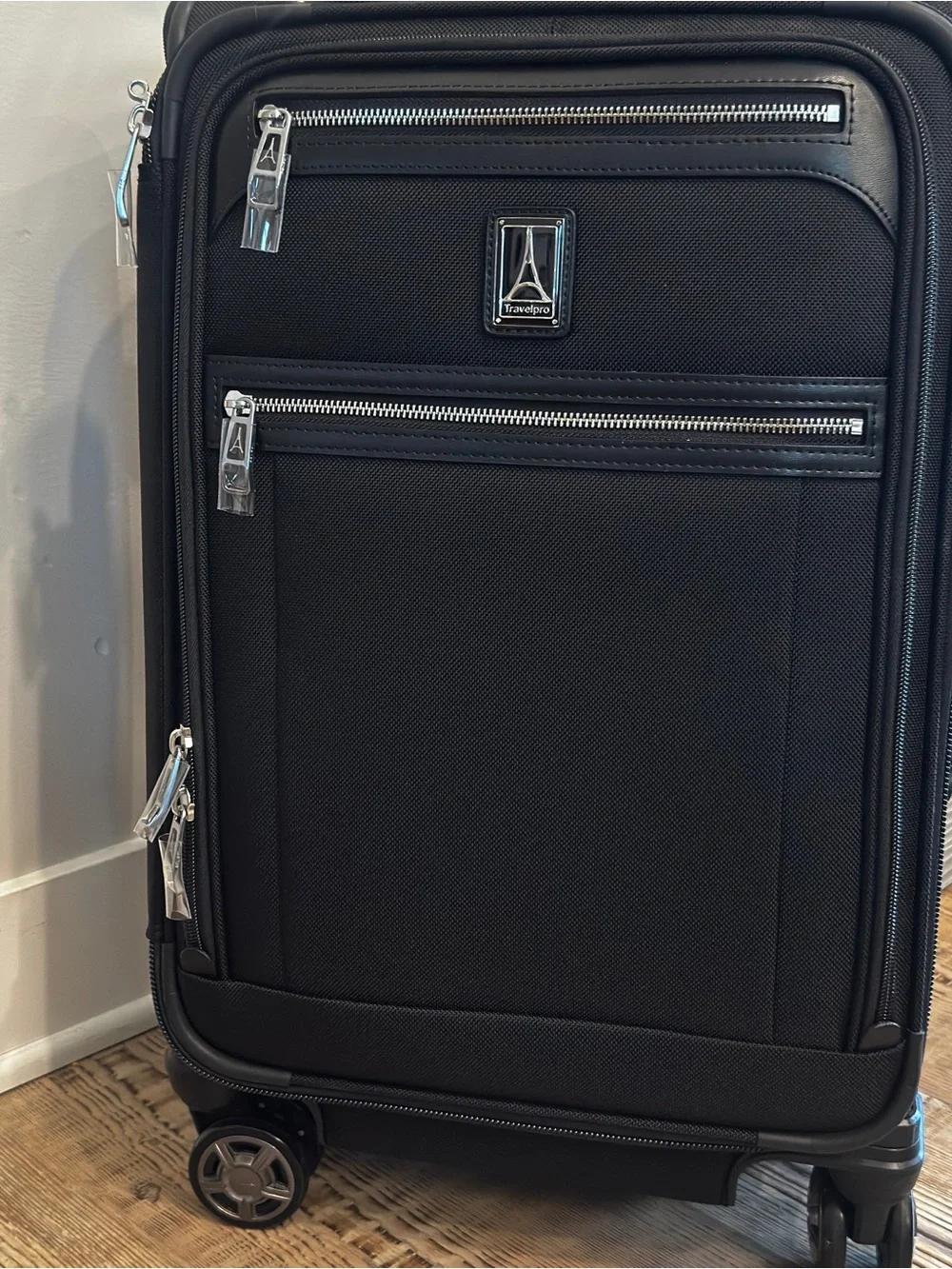 Travelpro Platinum Elite Carry-On Business Plus Spinner luggage suitcase travel